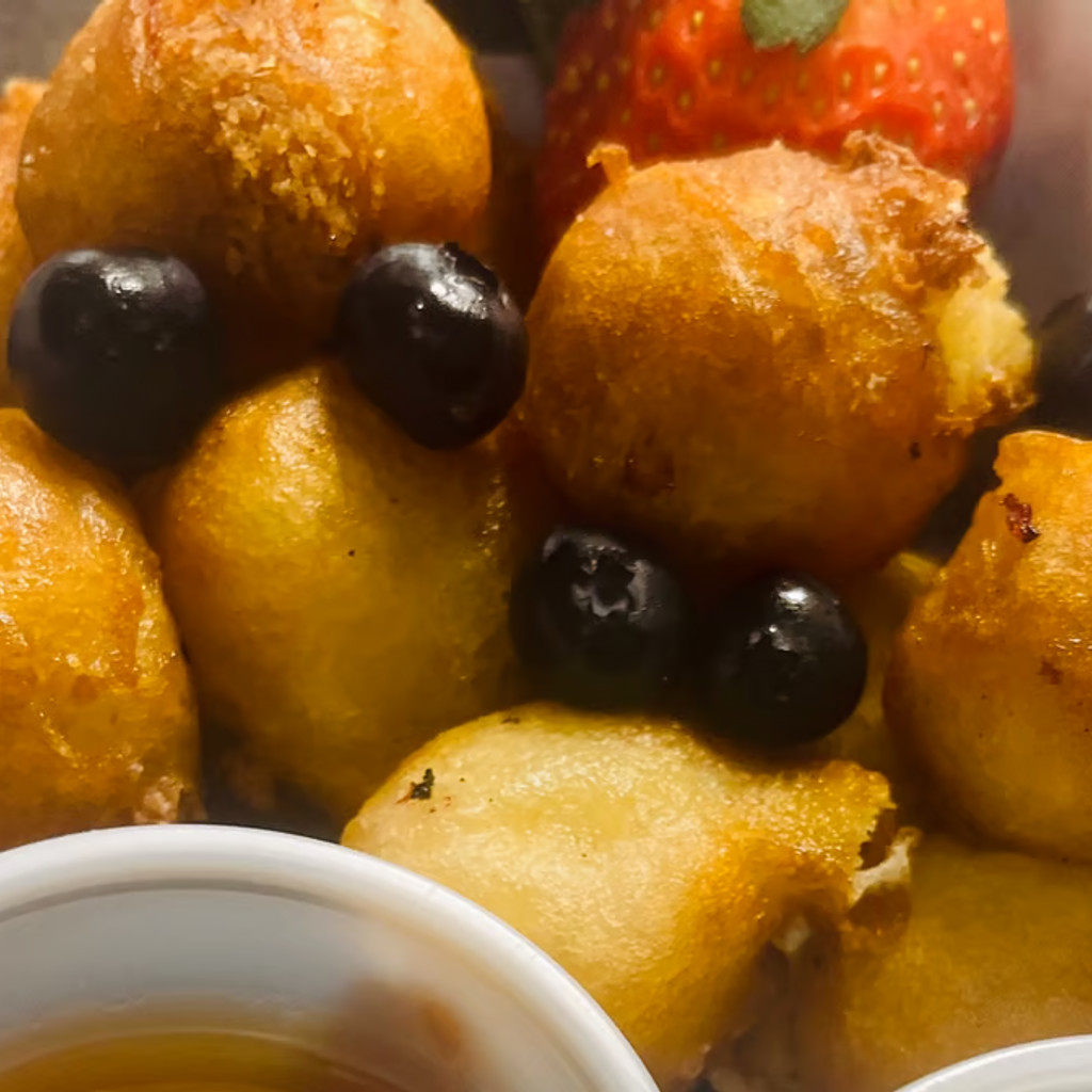 Image-Fried cheesecake Bites