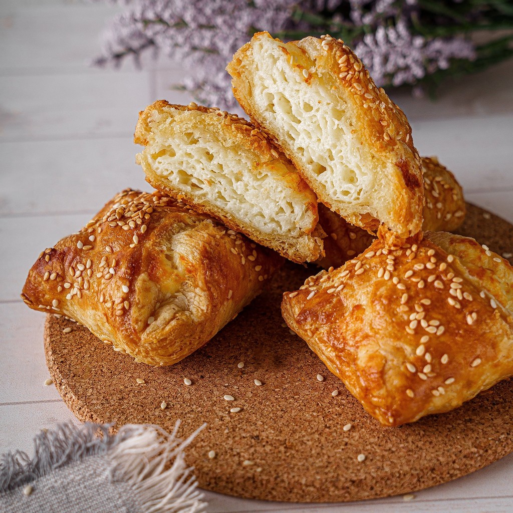 Image-Small Cheese Khachapuri / Börek