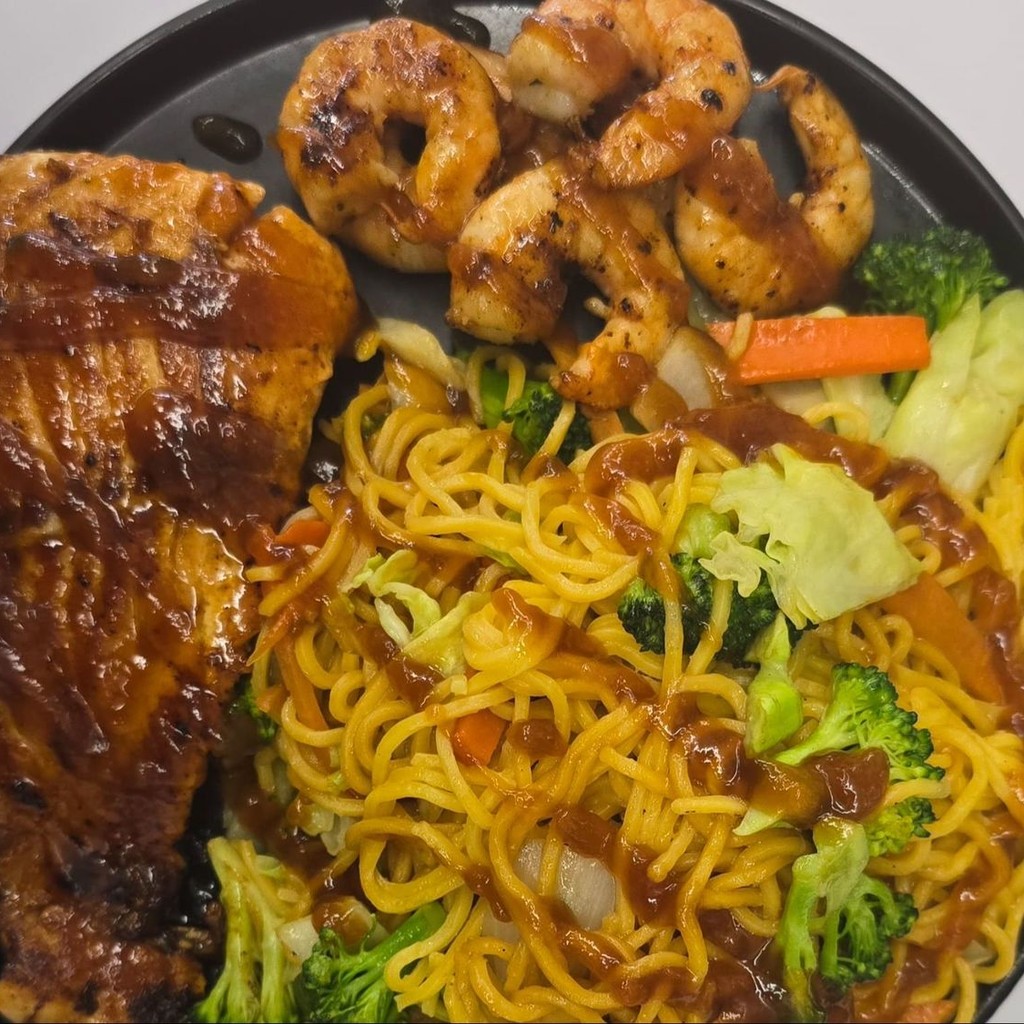 Image-Hibachi Shrimp & Salmon Noodle