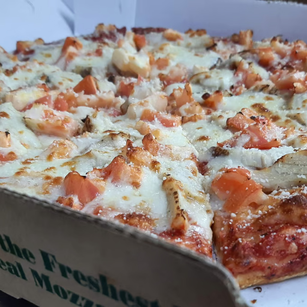 Image-Grilled Chicken Pizza