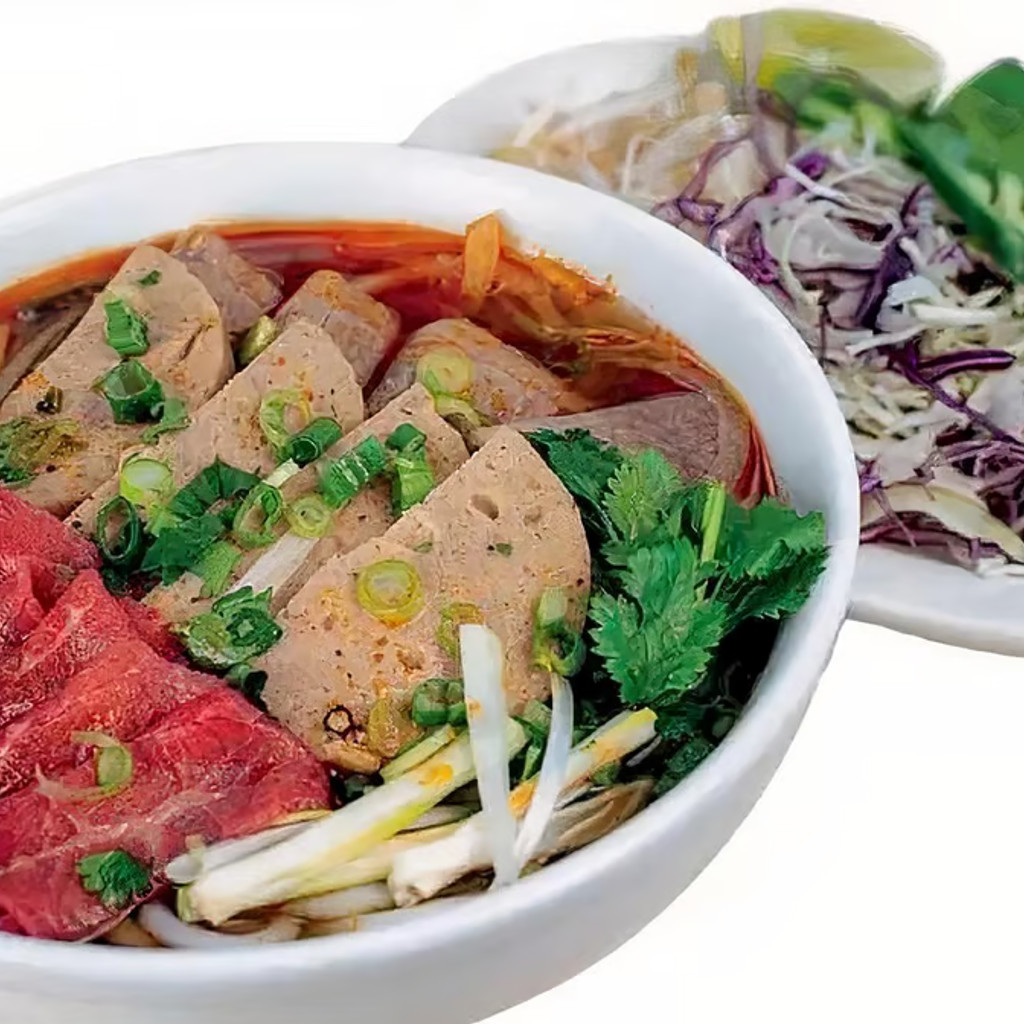 Image-Hue spicy noodle soup / Bun bo hue