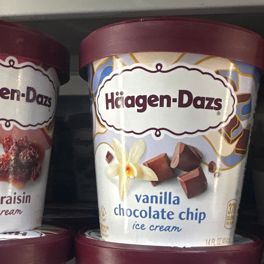 Image-Vanilla chocolate chip ice cream