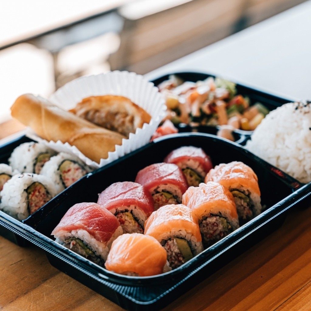 Image-Sushi Roll Combo bento