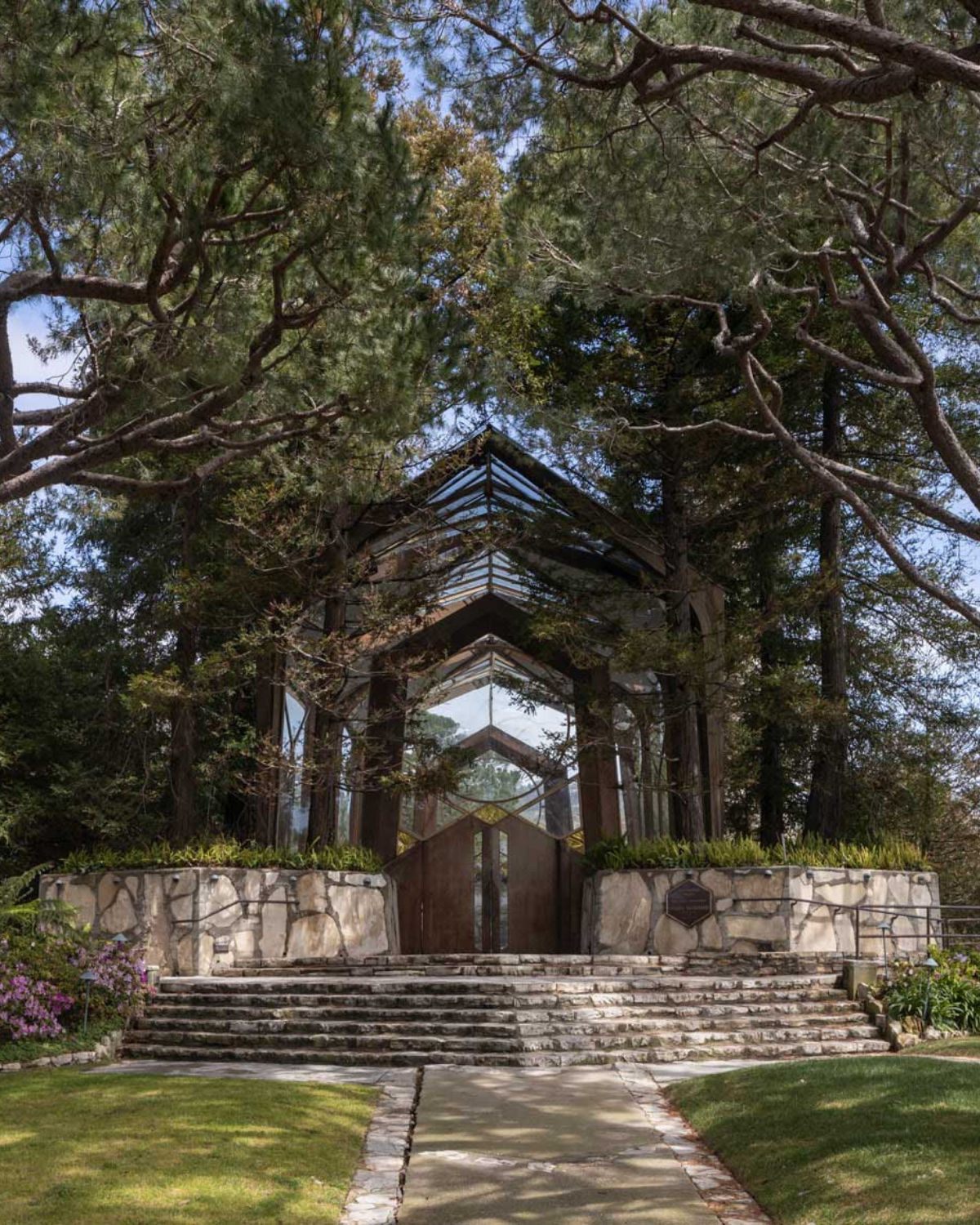 Point Vicente Lighthouse and Wayfarers Chapel reflect Rancho Palos Verdes's scenic coastal landmarks.