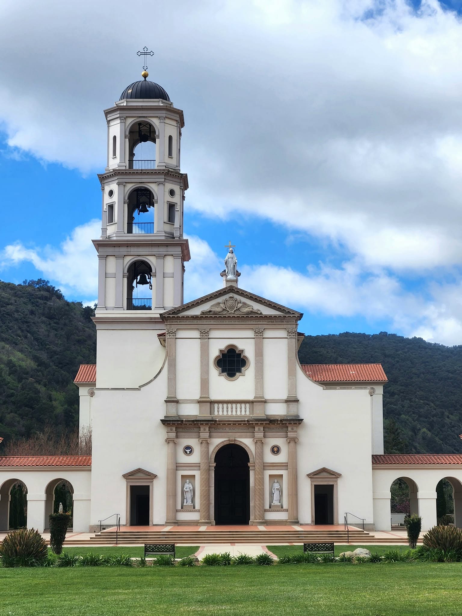 Sacred Heart Chapel at the Dominican Convent in Sparkill, New York, a historic local landmark on the grounds of the Dominican Sisters of Sparkill near HappyNest laundry pickup and delivery customers.