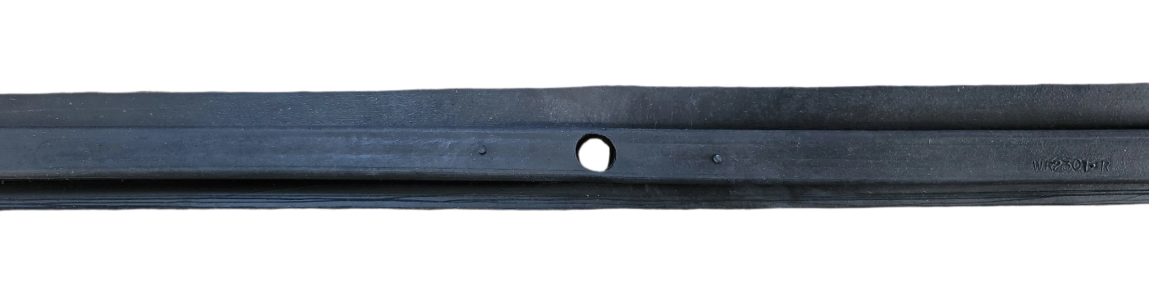 Rear Vent Window Rubber Seal Pair - 4-Door Sedan - Thumbnail 5