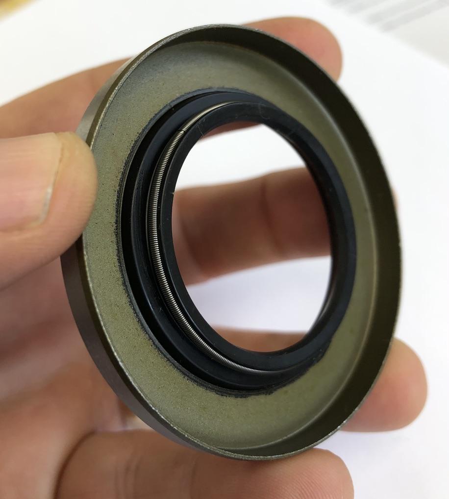 Rear Outer Axle Seal - Thumbnail 3