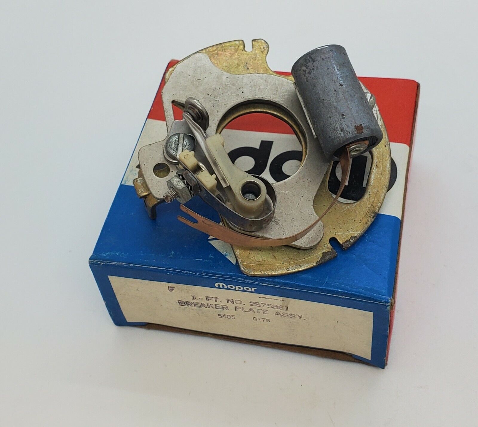 Distributor Breaker Plate Assembly - Thumbnail 1