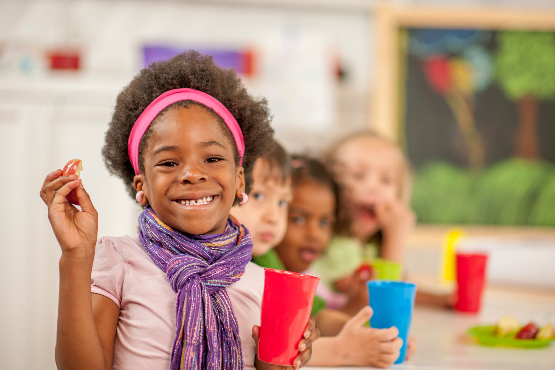 kids eating a school lunch