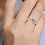 Huitan Exquisite Mom Rings Silver Color Caved Letter “I Love You Mom” Delicate Birthday Gift for Mother Fashion Women Jewelry