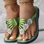 CHICME Women’S Flat Slide Sandals – Summer Casual Flip Flops with Decorative Flowers, PVC Sole, Lightweight & Comfortable for Outdoor Wear, Summer Sandals | Crisscross Strap Design | Lightweight Sandals, Strappy Sandals