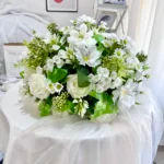 Q25 High Quality Artificial Flowers Green Clover White Rose for DIY Wedding Centerpiece Mother’s Day Gift Bulk Silk Flower Ball