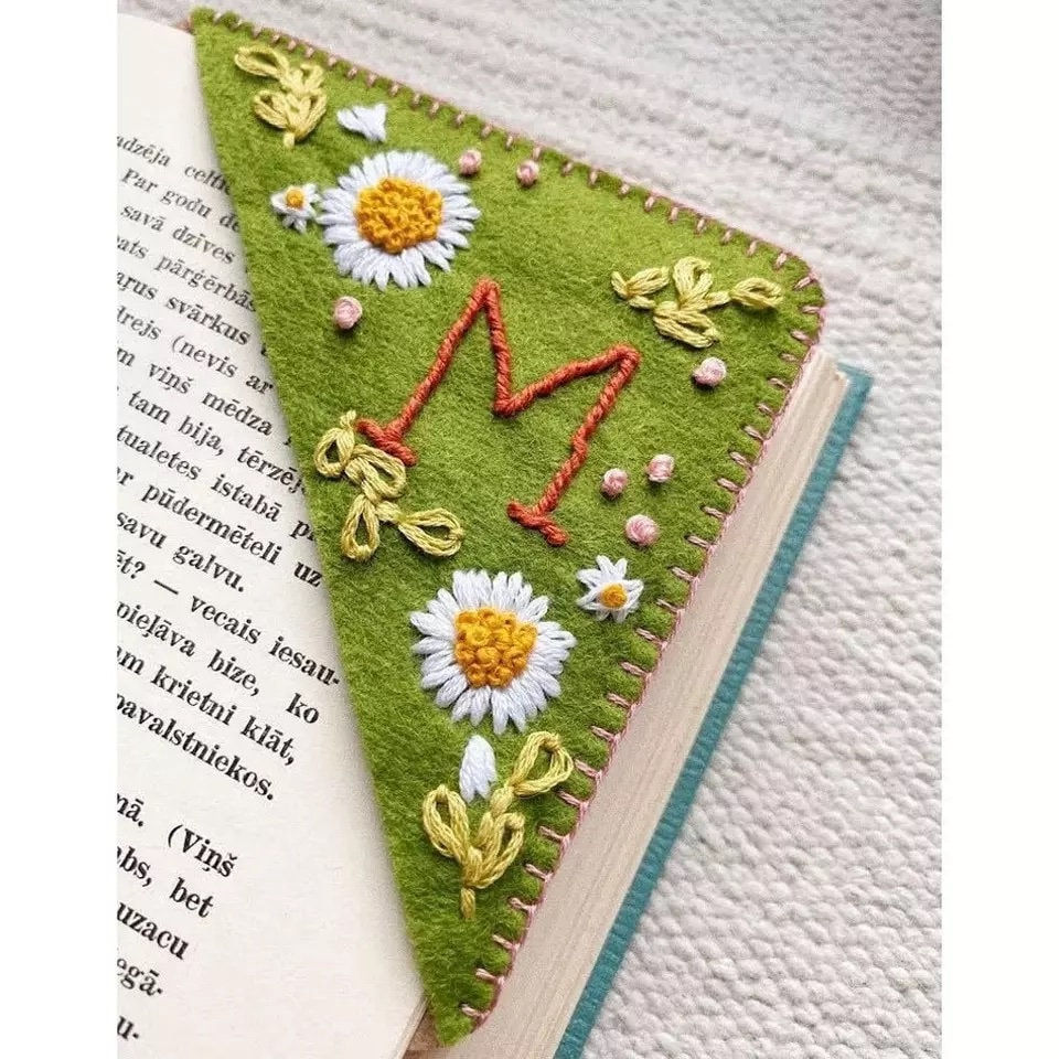 Personalized Gift - Hand embroidered corner bookmark - Custom letter book mark_4