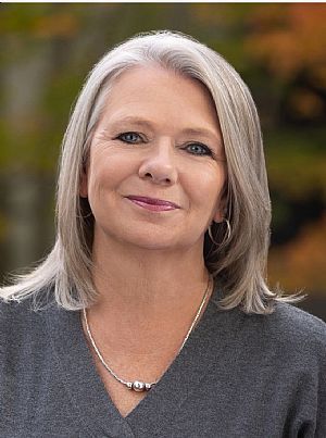 Diana MacDonald Realtor Photo
