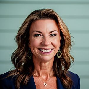 Lisa James Realtor Photo