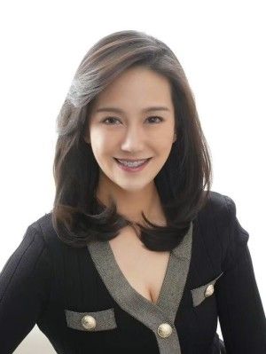 Elou Xiaoyiru Xu Realtor Photo