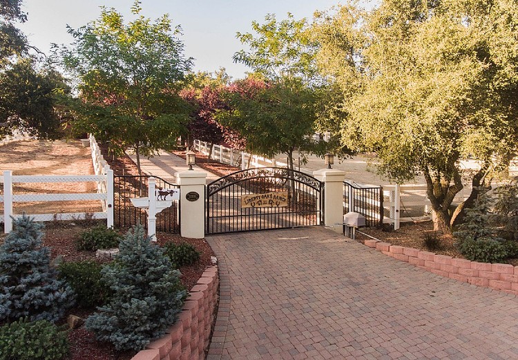 11200 Fox Springs Rd.