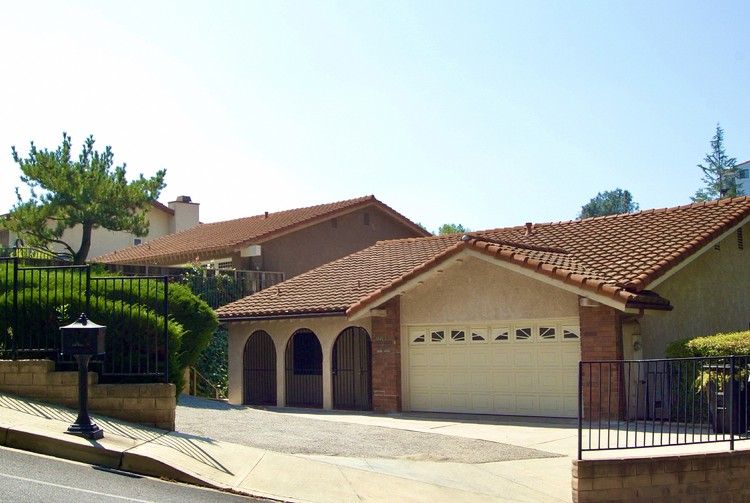 1210 E. Tujunga Ave.