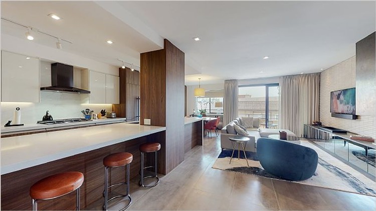 1223 Roxbury Dr.