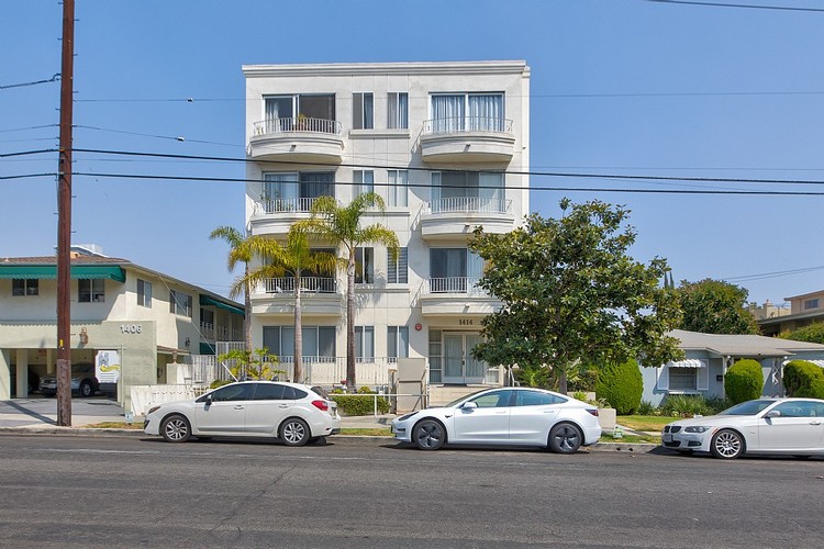 1414 S Saltair Avenue