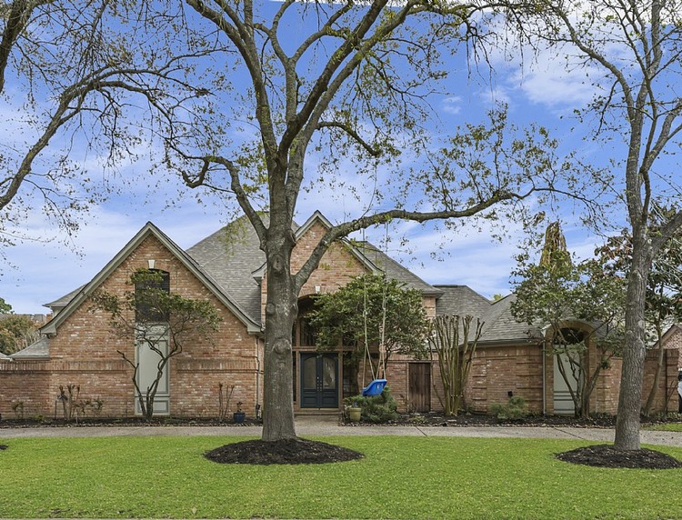 1911 Hickory Chase Dr
