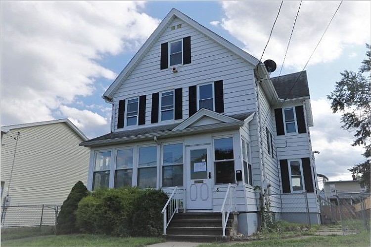 8 HIGHLAND AVE