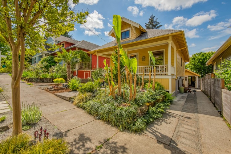 611 SE 54th Ave