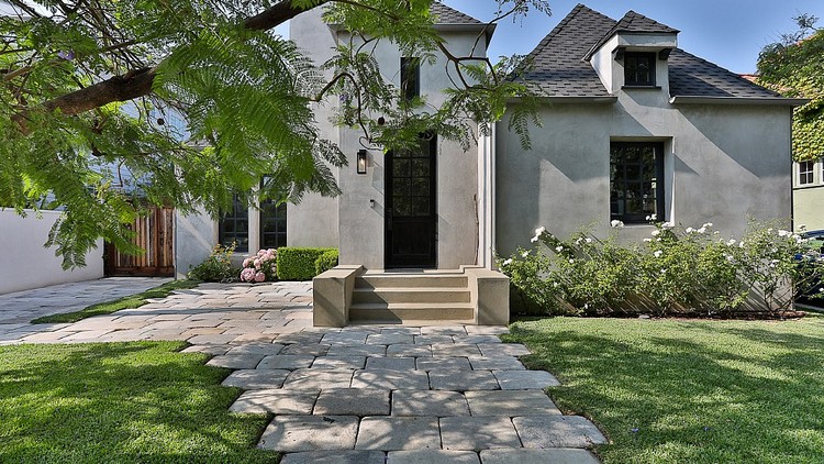 6653 Maryland Dr