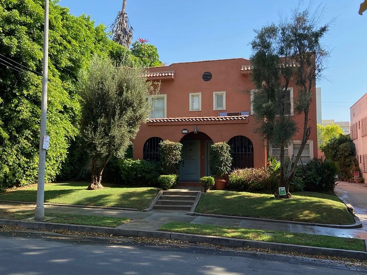 1406 N Formosa Avneue