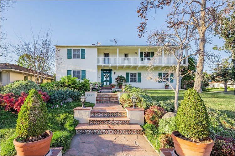 1295 Roanoke Road