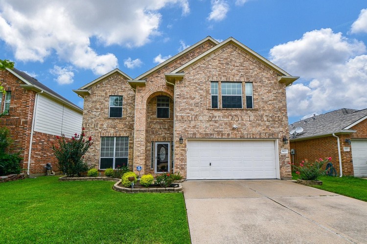 5823 Lundwood Ln