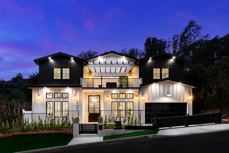 2169 Roscomare Road,