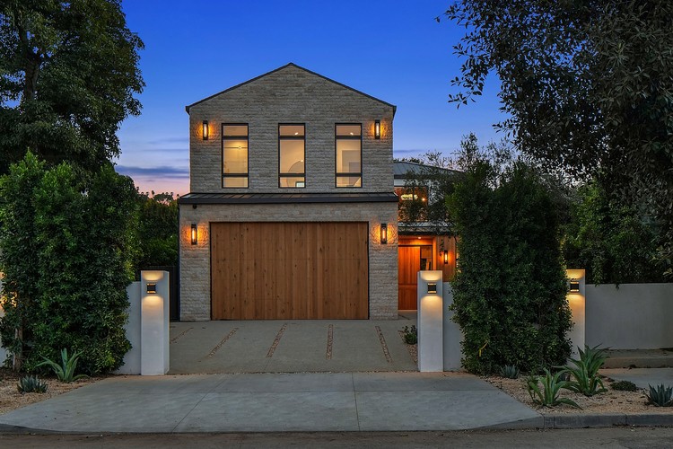 15158 Greenleaf Street,