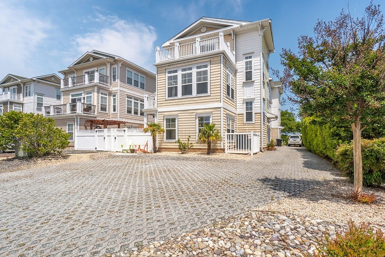 2300 Red Tide Road