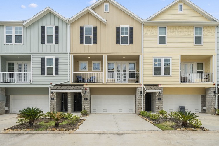 2715 Veranda Falls