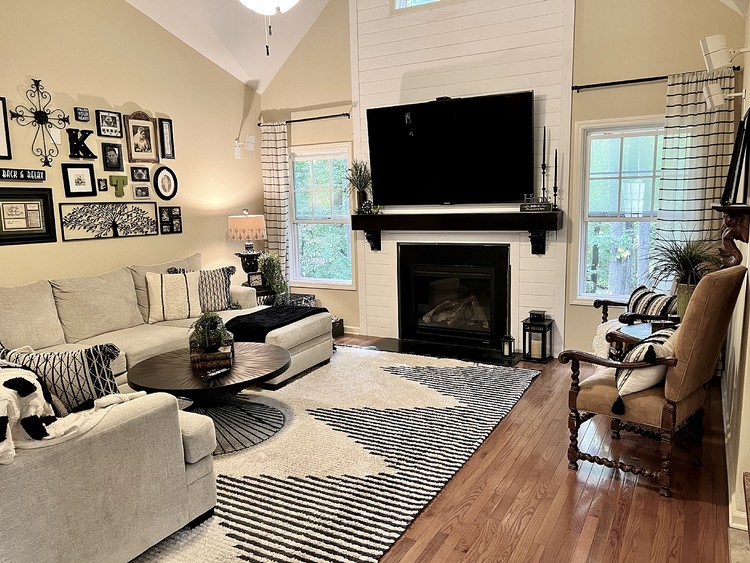 2680  Lansing Ln