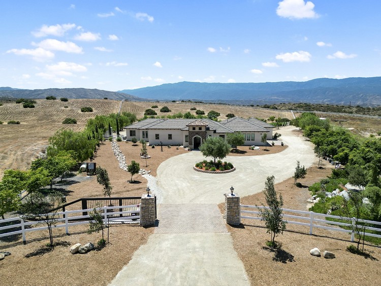 41900 Jojoba Hills Cir,