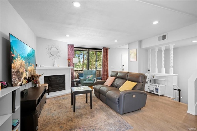 21930 Marylee St Apt 102
