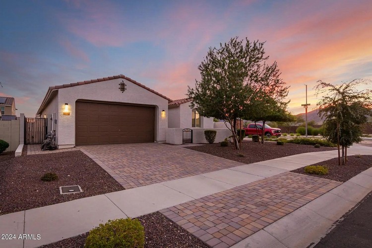 19057 W YUCATAN Drive