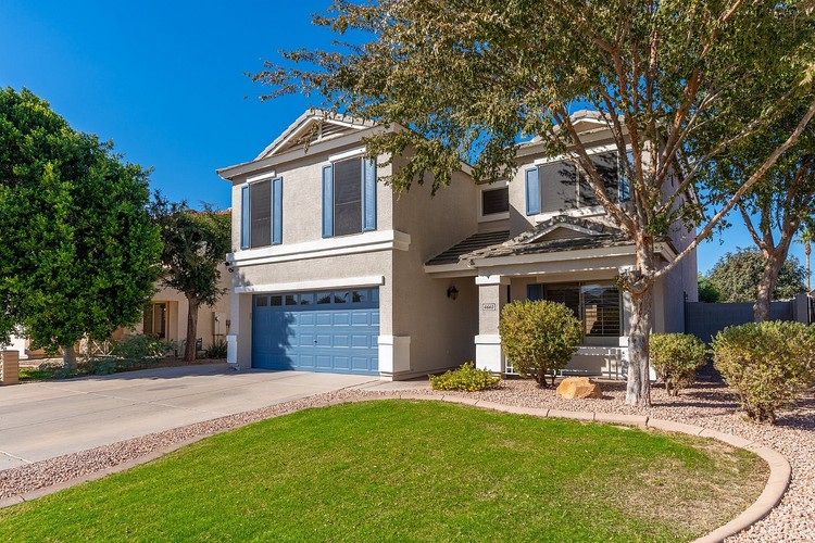 4660 E Torrey Pines Ln
