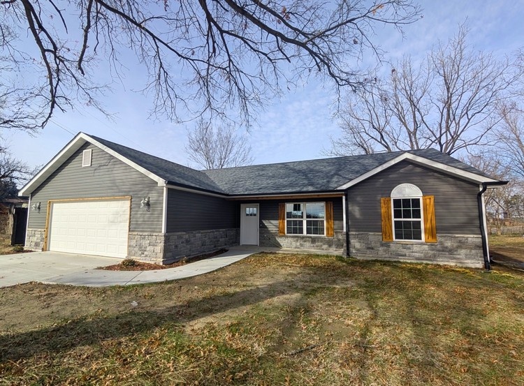1433 Old highway 50 E