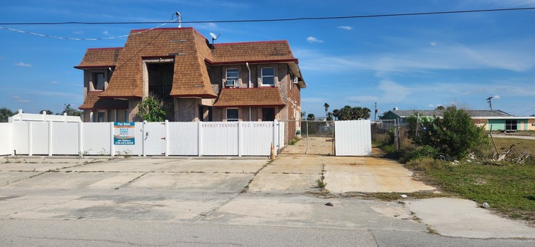880 Buttonwood