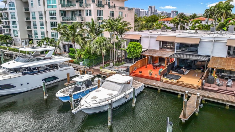 424 Hendricks Isle