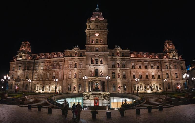 Cambios en la política migratoria de Quebec: Lo que propone el nuevo gobierno del PQ