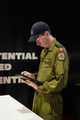 Presencia latina en las Fuerzas Armadas Canadienses: Un análisis demográfico