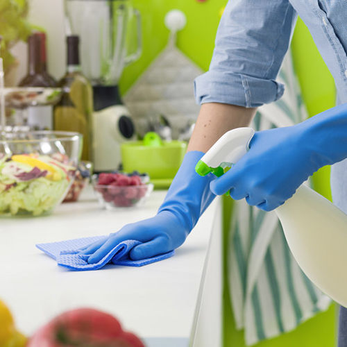 2Hr Kitchen Cleaning with products