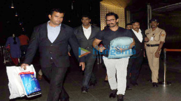 Aamir Khan and Shilpa Shetty snapped at the airport