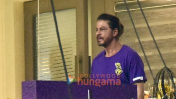 Photo: Shah Rukh Khan snapped with son AbRam Khan at KKR vs PBKS IPL match at Eden Gardens, Kolkata