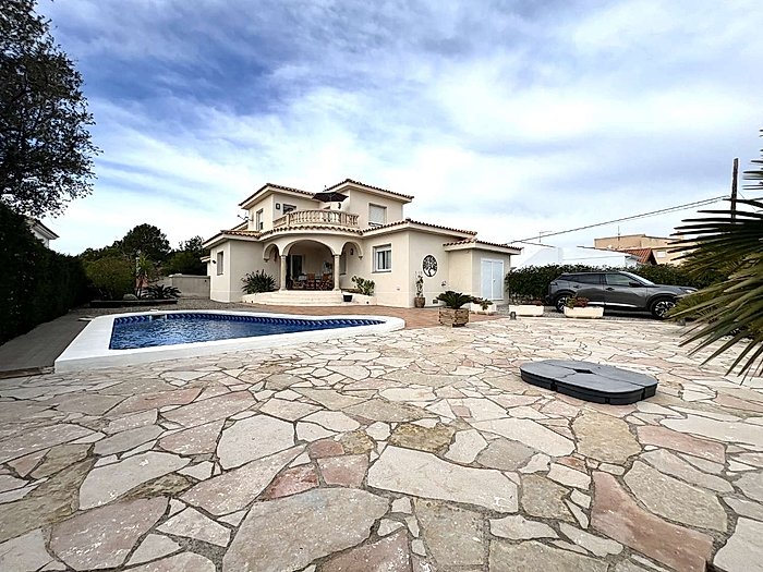 Huis met 4 slpk. en 164 m² in Calafat (L'Ametlla de Mar)