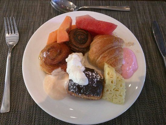 Breakfast Buffet buffet menu at Double Tree by Hilton - BookMyBuffet